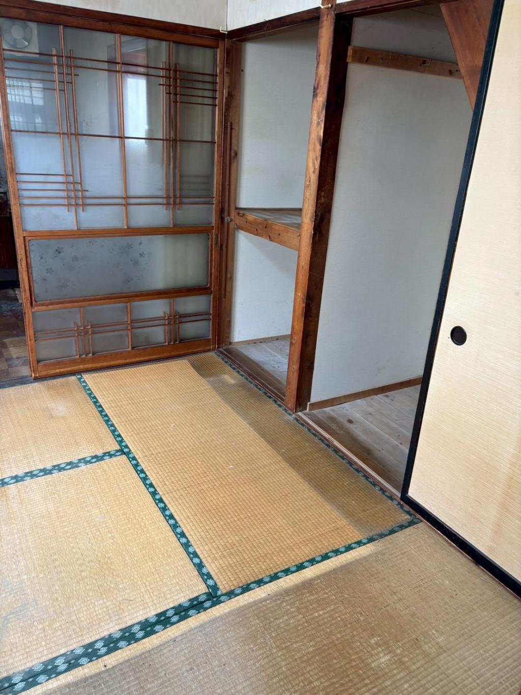 退去に伴っての不用品回収でご依頼を頂きました。